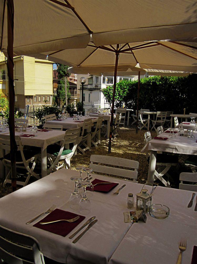 Hotel Ristorante Il Caminetto Ντιάνο Μαρίνα Εξωτερικό φωτογραφία